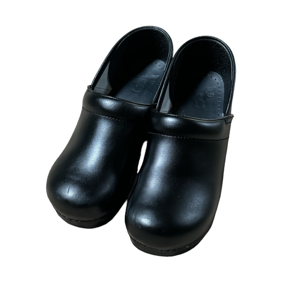 Dansko Professional Black Leather Clogs - Size 40 / 9.5 US